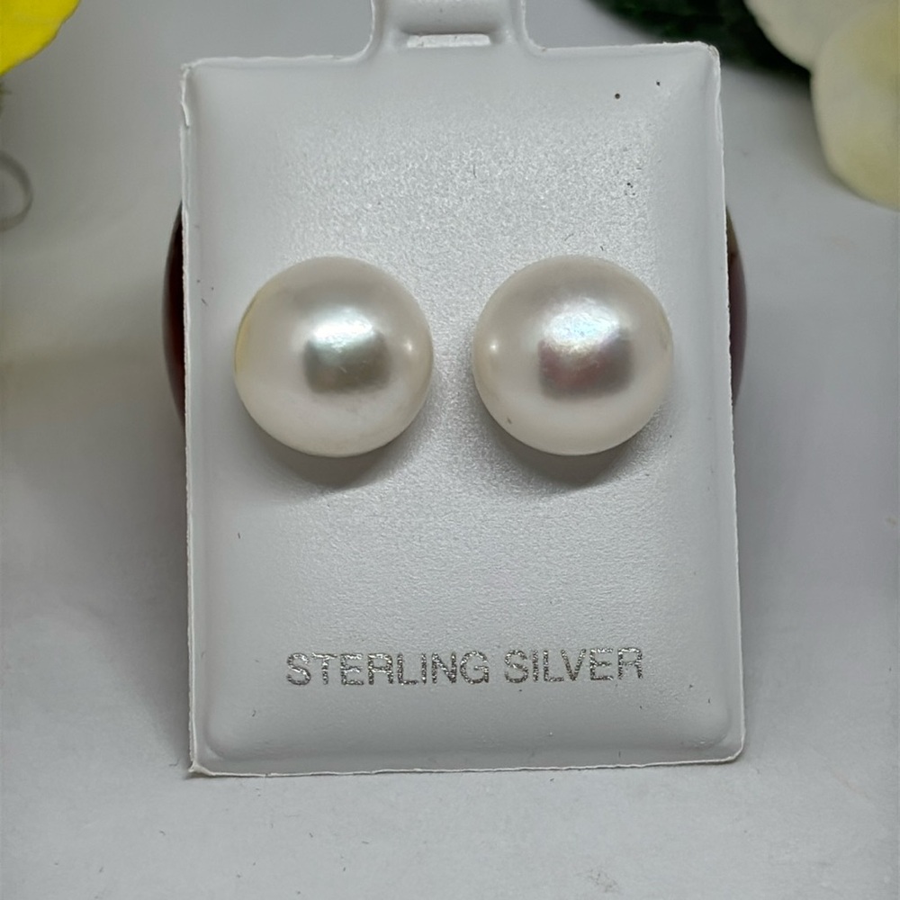 13.5 mm cultured freshwater pearl button shape earrings. Sterling silver post